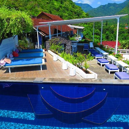 Waenis Sunset View Hotel And Restaurant, Amed, Bali Exterior photo