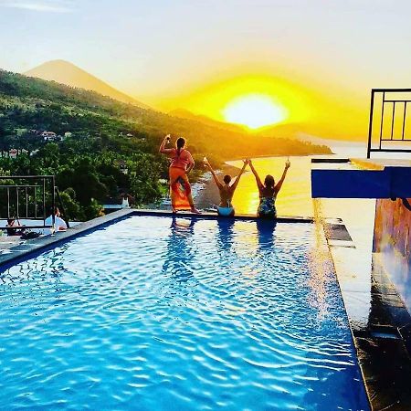 Waenis Sunset View Hotel And Restaurant, Amed, Bali Exterior photo