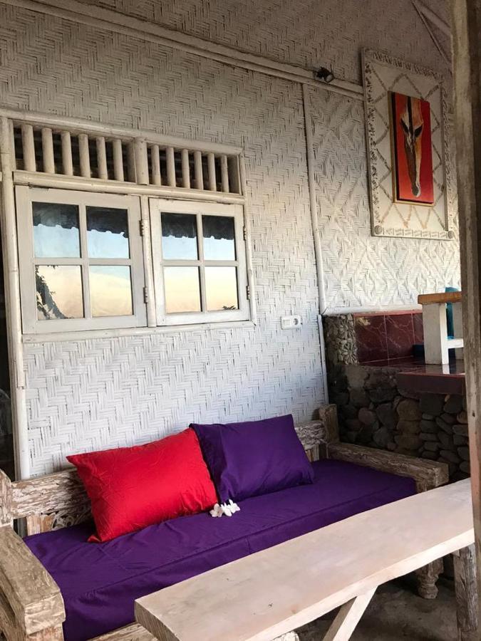 Waenis Sunset View Hotel And Restaurant, Amed, Bali Exterior photo