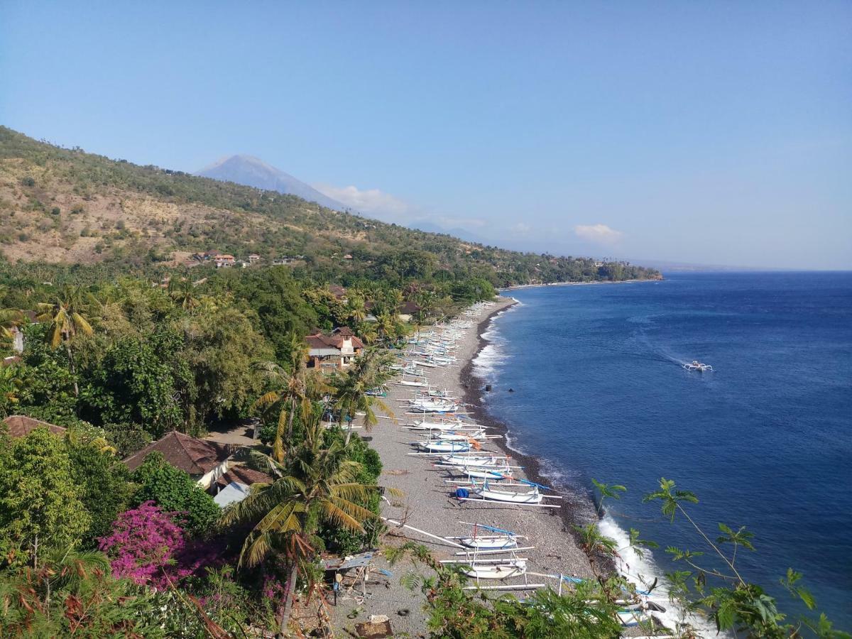 Waenis Sunset View Hotel And Restaurant, Amed, Bali Exterior photo
